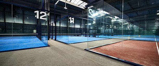 Construction terrain de tennis